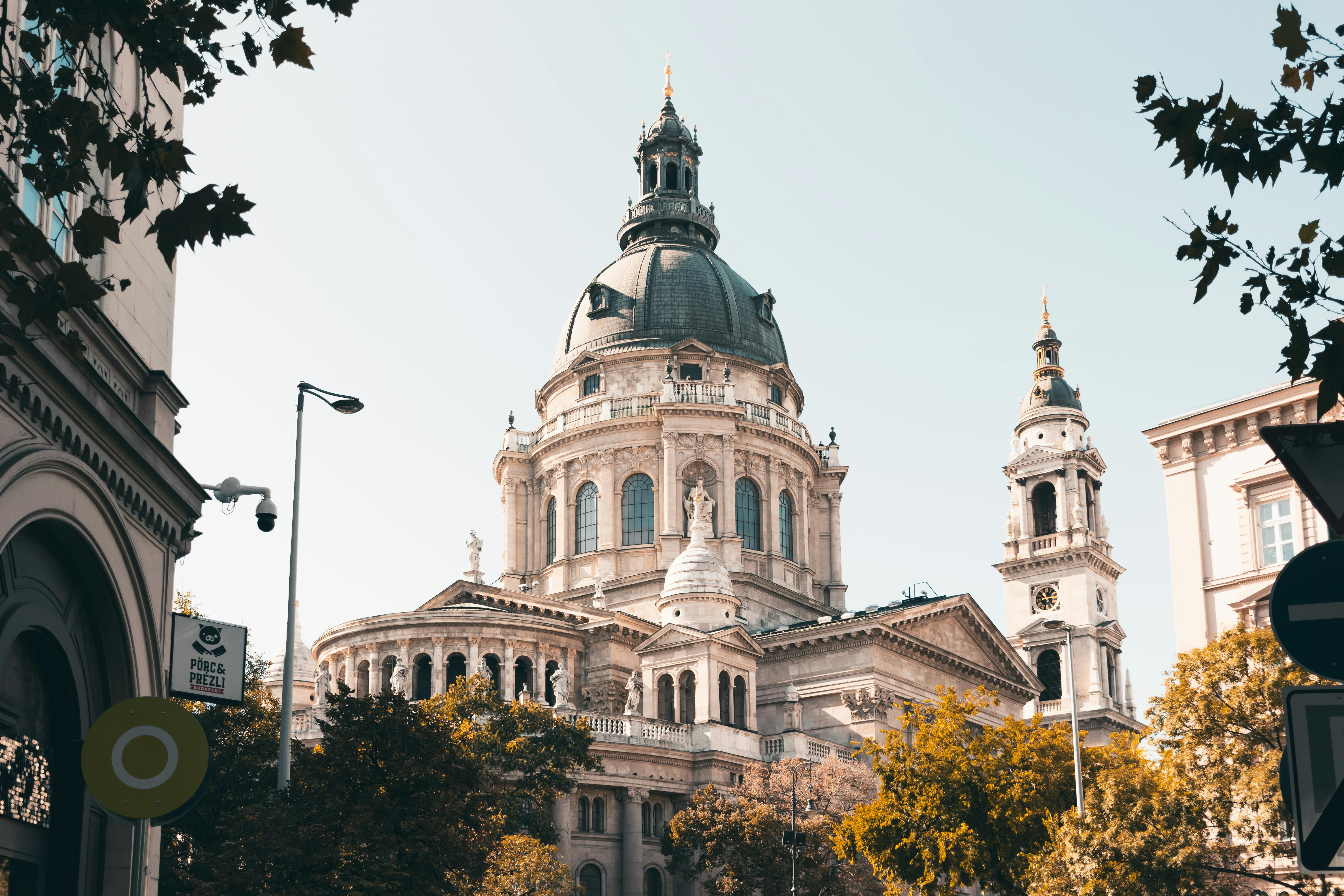 Photo by Ozan Tabako?lu: https://www.pexels.com/photo/st-stephens-basilica-in-budapest-20798242/