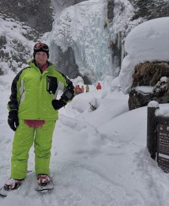 Snoeshowing in Japanese Alps