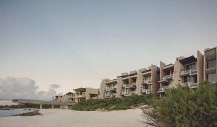 la-casa-de-la-playa-hero